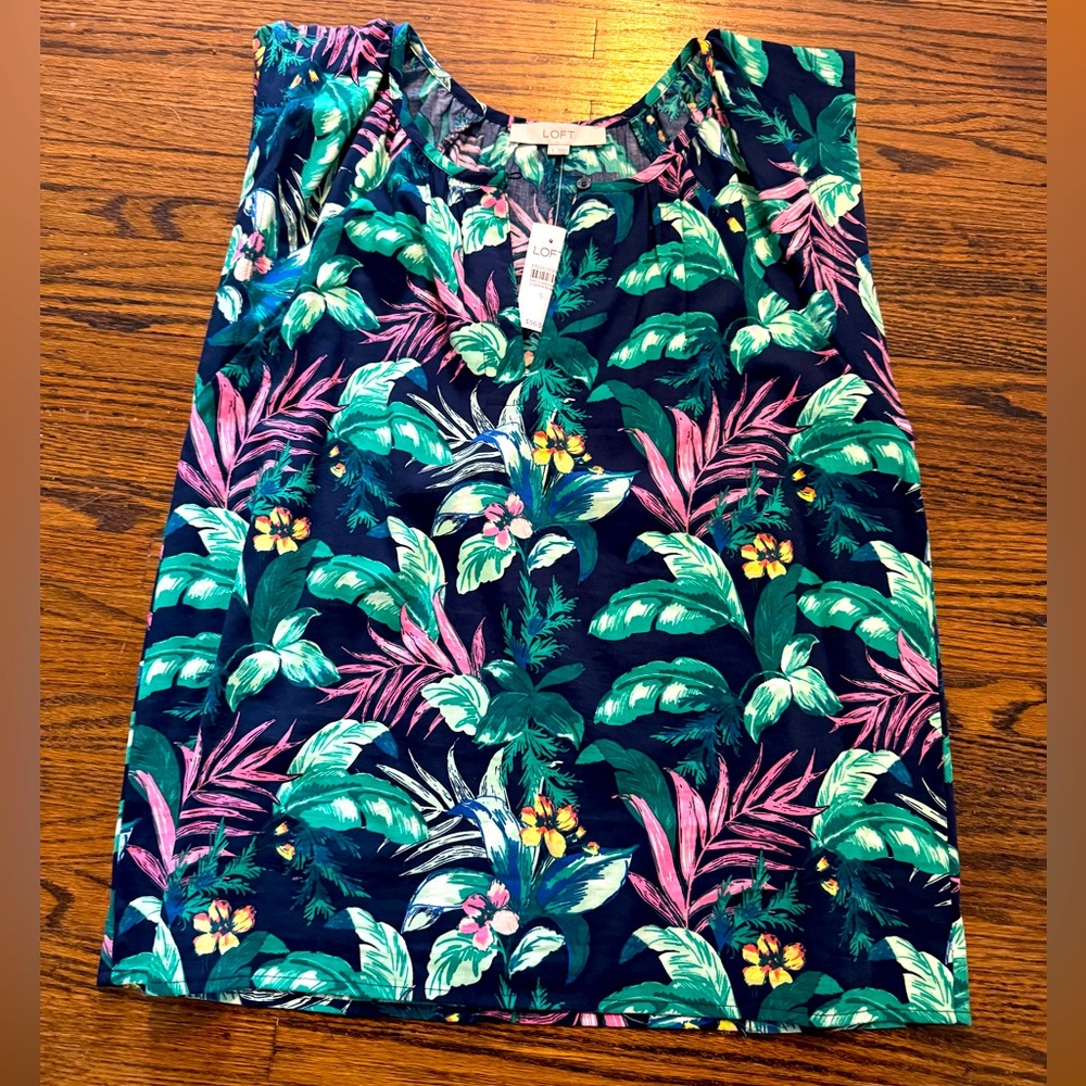 NWT Loft cap sleeve blouse size small.